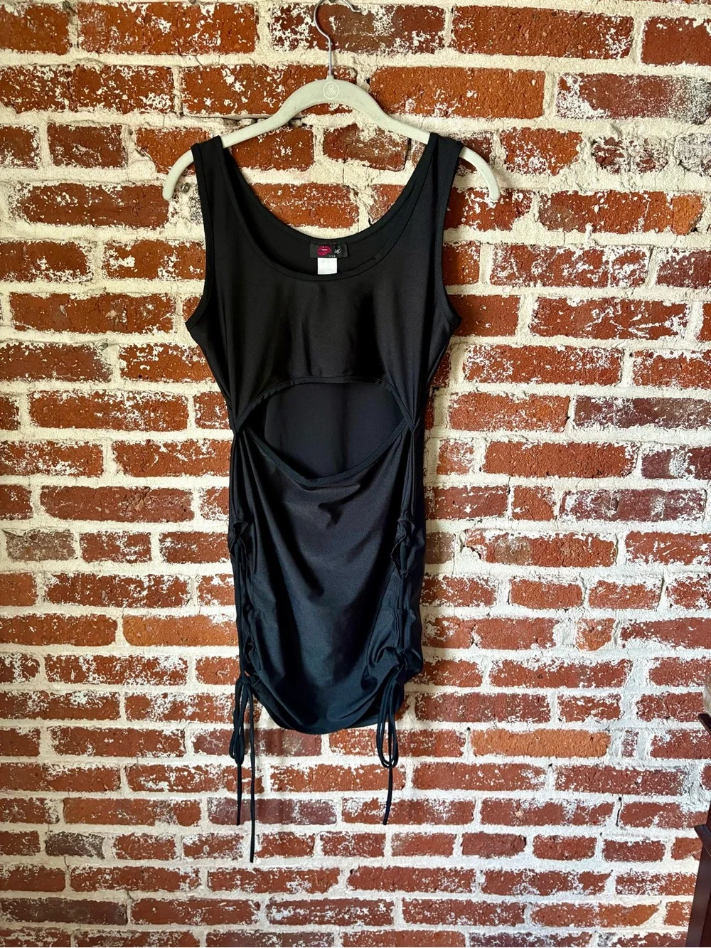 90s/Y2K Vintage little black dress w/cutout